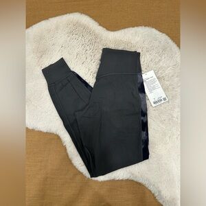 NWT Lululemon Align HR Jogger in Graphite Gray Track Stripe - US 4